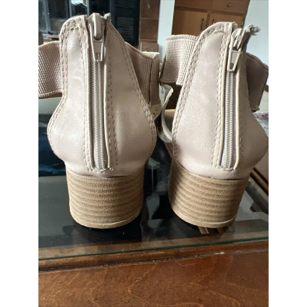 Rachel Shoes TOE BOOTIE SIZE 12 BEIGE CHEVRON‎
